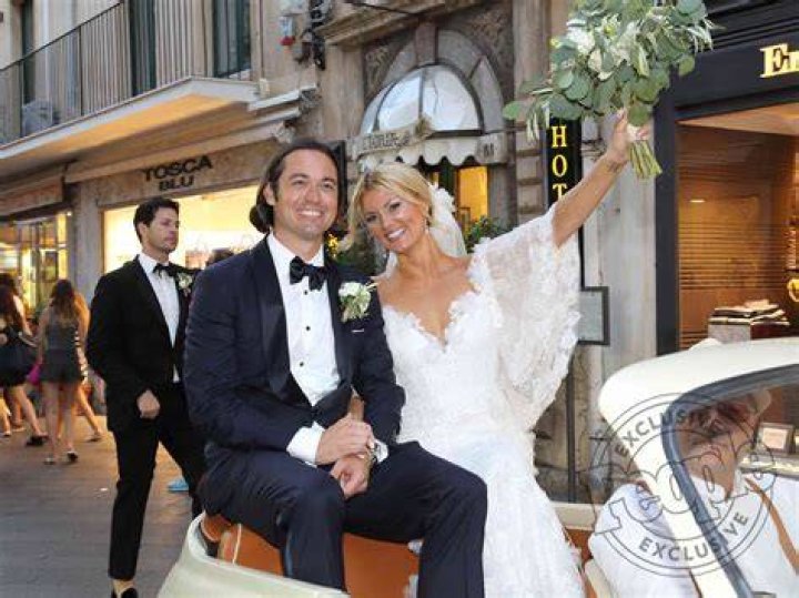 Is Courtney Hansen married? Wiki Husband, Net Worth, Family