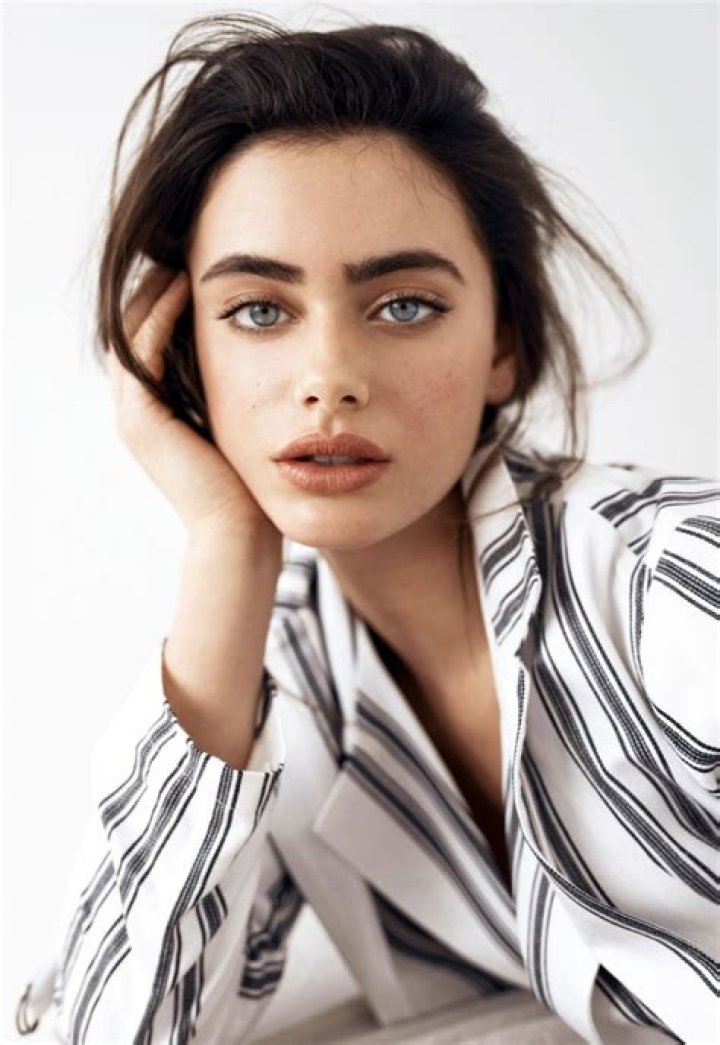 LOUISA MODELS Yael Shelbia