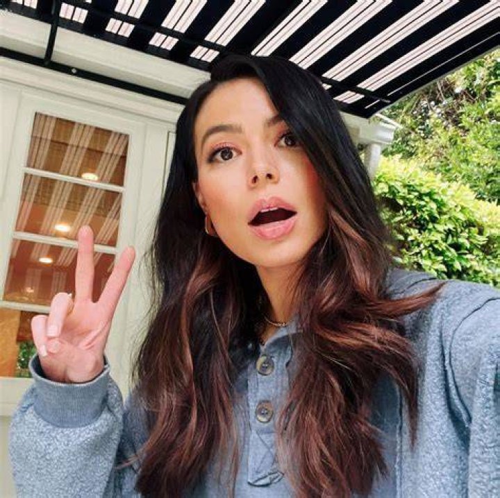 Miranda Cosgrove / onlyfanssz Nude, OnlyFans Leaks, The Fappening