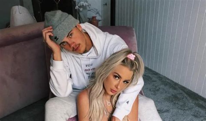 Tana Mongeau&rsquo;s new relationship with Chris Miles is leaving fans