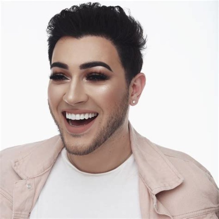 Who is Manny Mua? Bio Net Worth,Car,Boyfriend,Parents,Brother,House