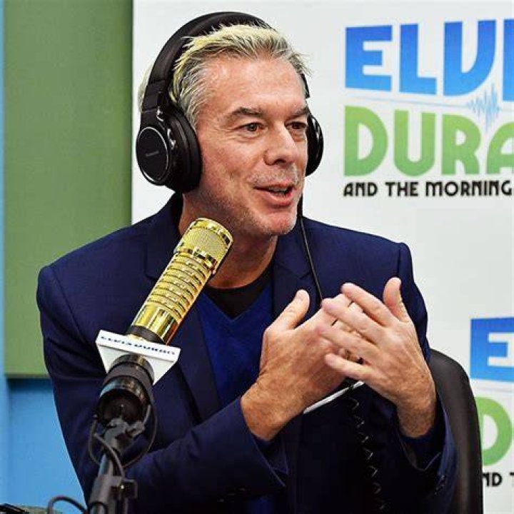 Z100 radiohost Elvis Duran is engaged